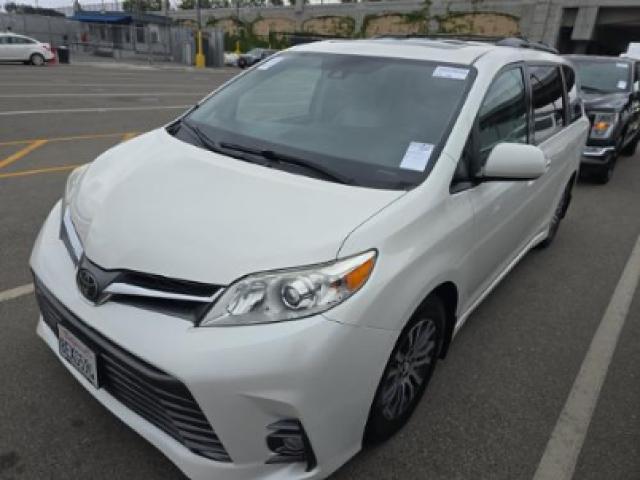 2018 Toyota Sienna XLE Premium 8 Passenger