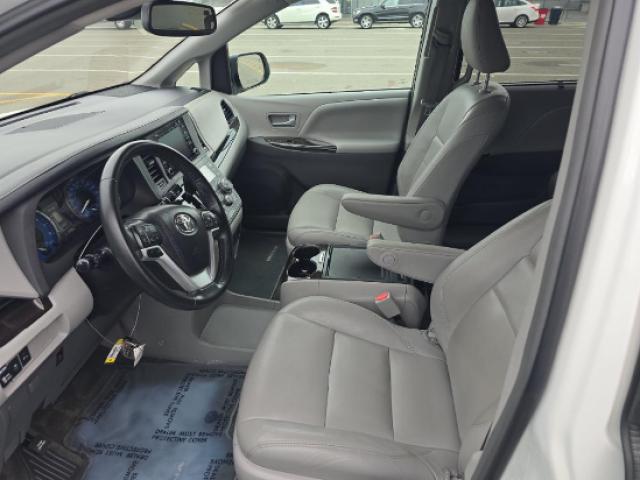 2018 Toyota Sienna XLE Premium 8 Passenger