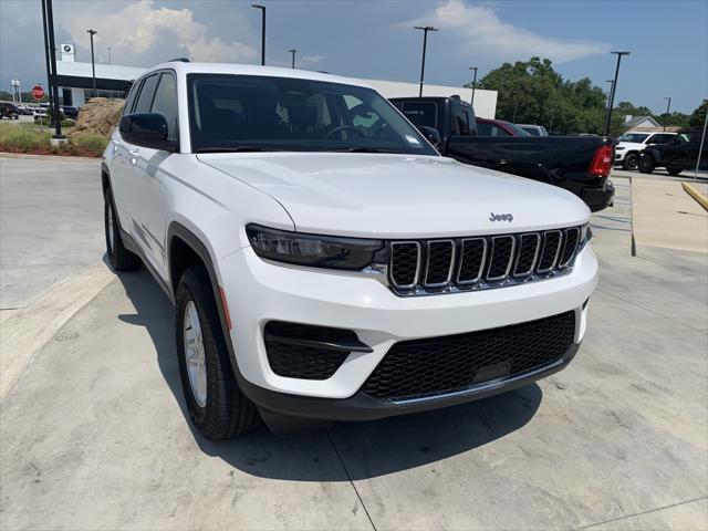 2023 Jeep Grand Cherokee Laredo 4x4