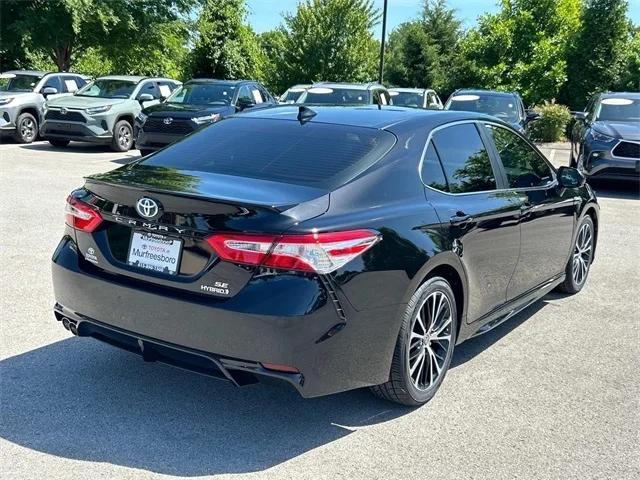 2020 Toyota Camry SE Hybrid