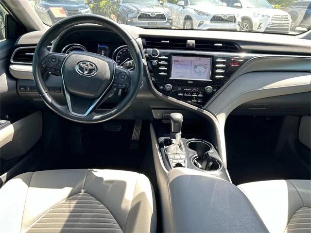 2020 Toyota Camry SE Hybrid