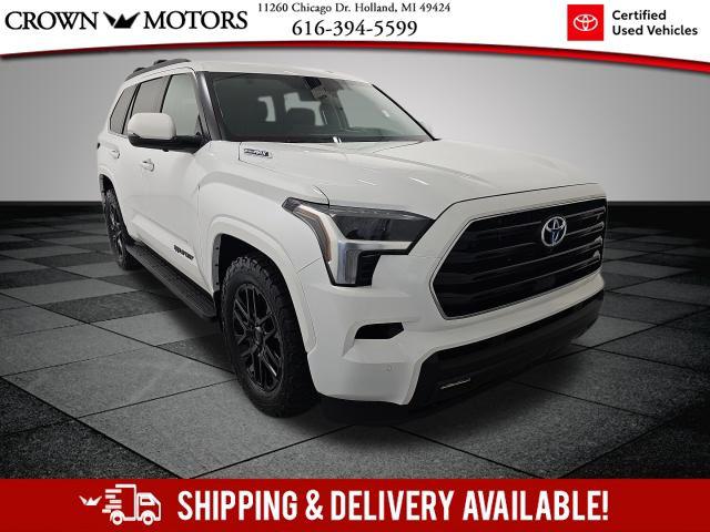 2024 Toyota Sequoia SR5 4WD i-FORCE MAX Hybrid's photo