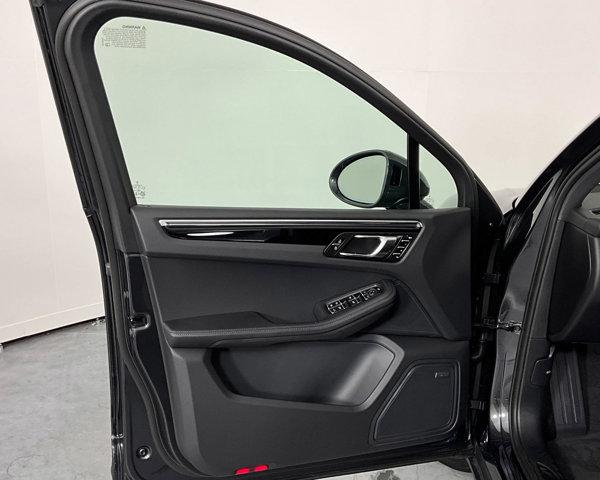 2024 Porsche Macan AWD