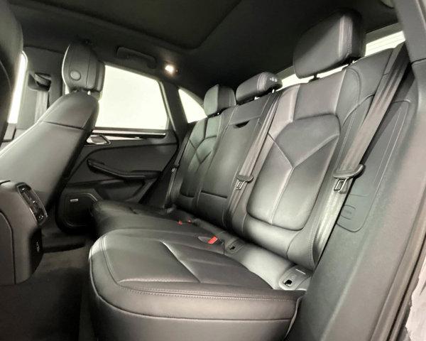 2024 Porsche Macan AWD