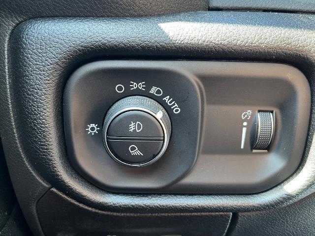 2021 Ram 1500 Big Horn Crew Cab 4x4 57 Box