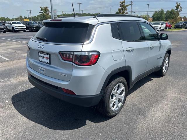 2024 Jeep Compass COMPASS LATITUDE 4X4