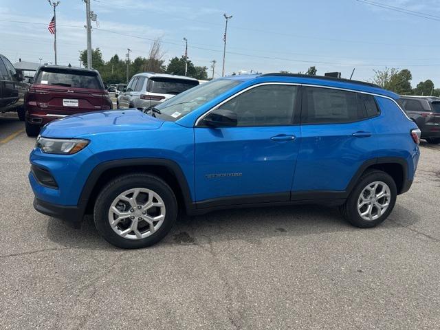 2024 Jeep Compass COMPASS LATITUDE 4X4