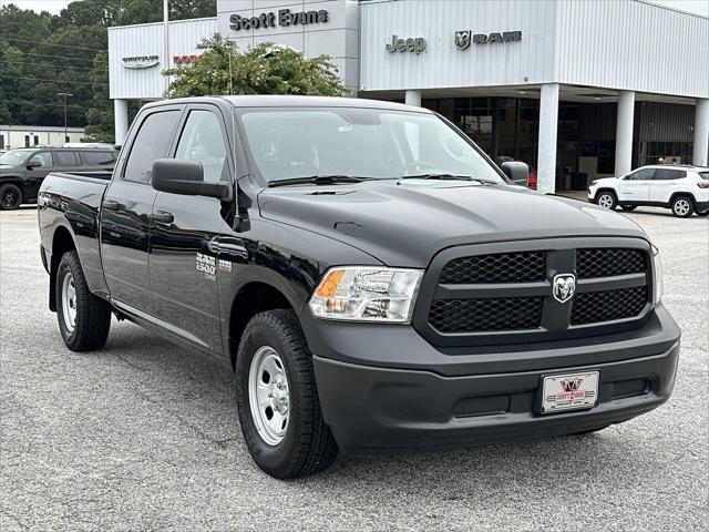 2024 RAM Ram 1500 Classic RAM 1500 CLASSIC TRADESMAN CREW CAB 4X4 64 BOX