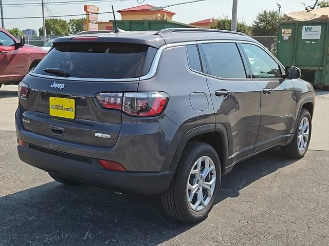 2024 Jeep Compass COMPASS LATITUDE 4X4