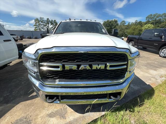 2024 RAM Ram 5500 Chassis Cab RAM 5500 TRADESMAN CHASSIS CREW CAB 4X4 84 CA