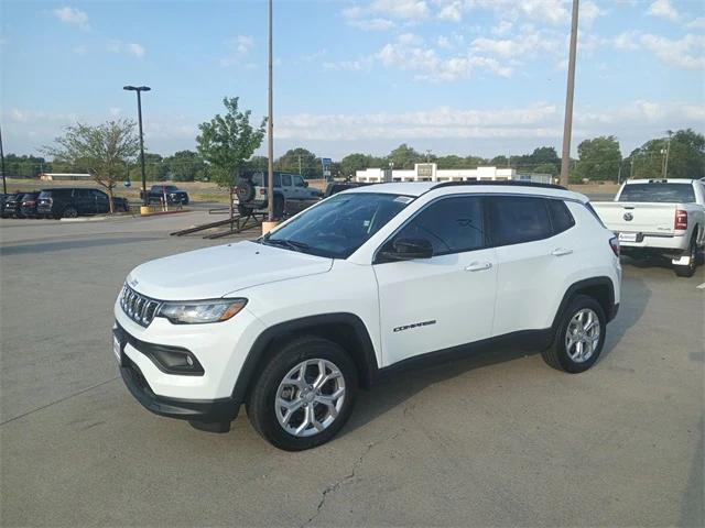 2024 Jeep Compass COMPASS LATITUDE 4X4