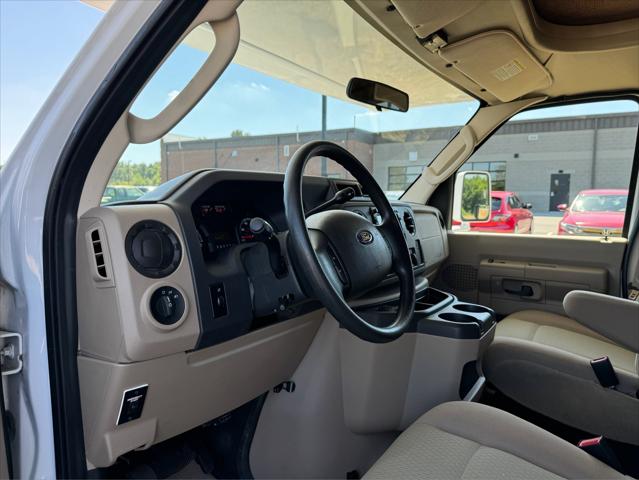 2011 Ford E-350 Cutaway E-350 SD