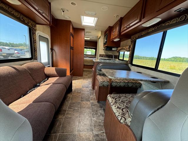 2011 Ford E-350 Cutaway E-350 SD