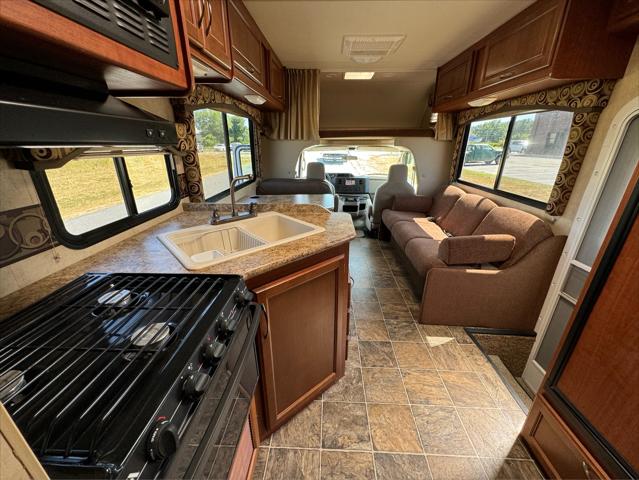 2011 Ford E-350 Cutaway E-350 SD