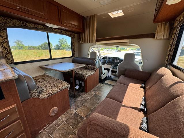 2011 Ford E-350 Cutaway E-350 SD