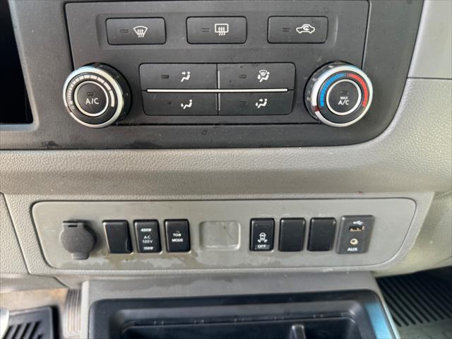 2020 Nissan 3500 SL Standard Roof V8