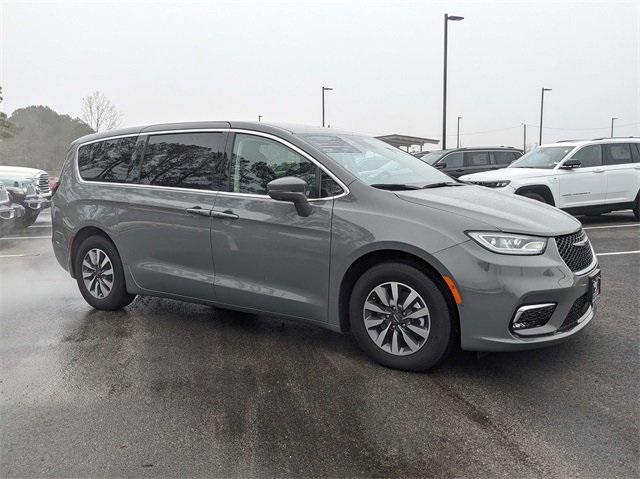 2022 Chrysler Pacifica Hybrid Touring L