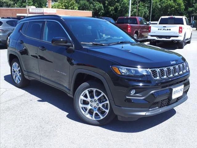 2024 Jeep Compass COMPASS LATITUDE LUX 4X4