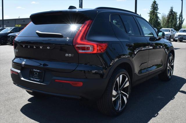 2024 Volvo XC40 B5 Plus Dark Theme