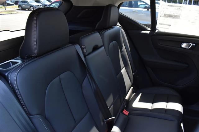 2024 Volvo XC40 B5 Plus Dark Theme