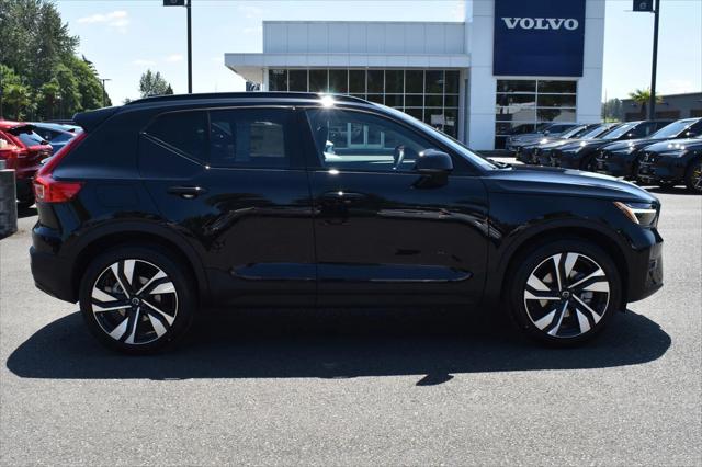 2024 Volvo XC40 B5 Plus Dark Theme