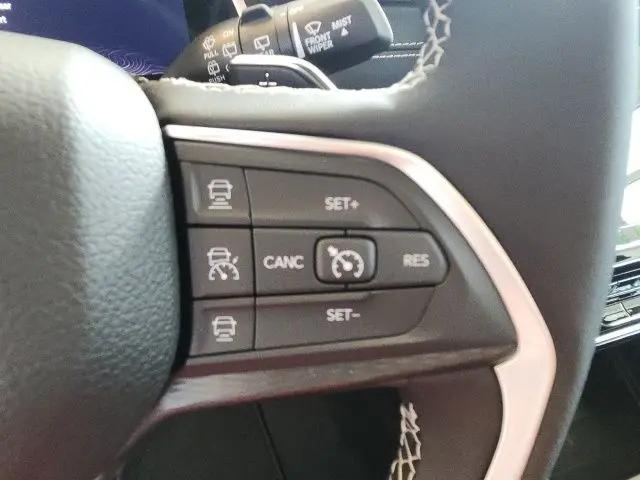 2023 Jeep Grand Cherokee L Altitude 4x4