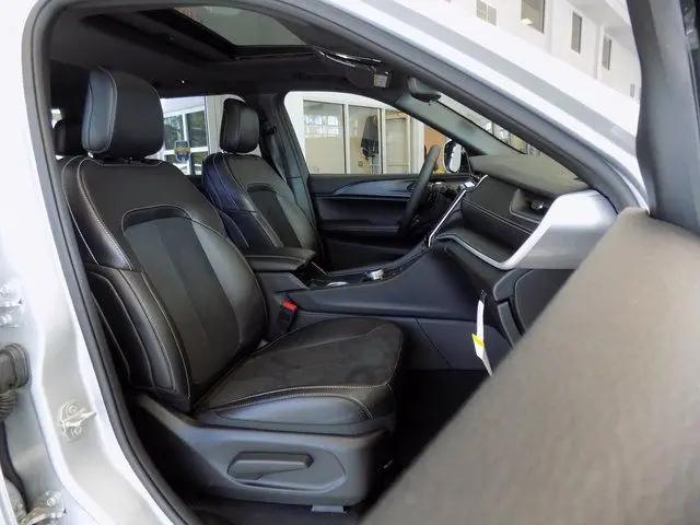 2024 Jeep Grand Cherokee L Altitude X 4x4