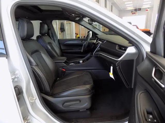 2024 Jeep Grand Cherokee L Altitude X 4x4