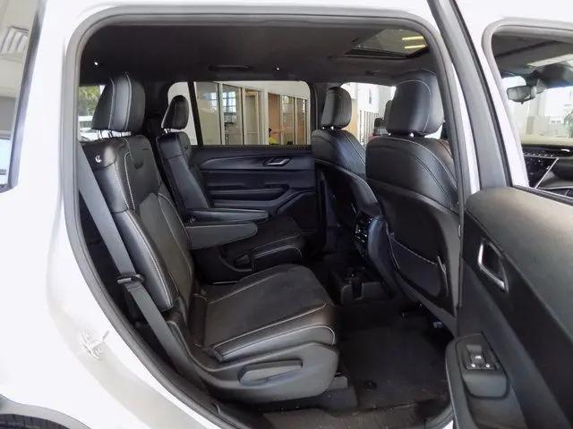 2024 Jeep Grand Cherokee L Altitude X 4x4