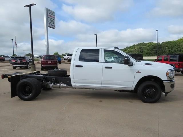 2024 RAM Ram 3500 Chassis Cab RAM 3500 TRADESMAN CREW CAB CHASSIS 4X4 60 CA