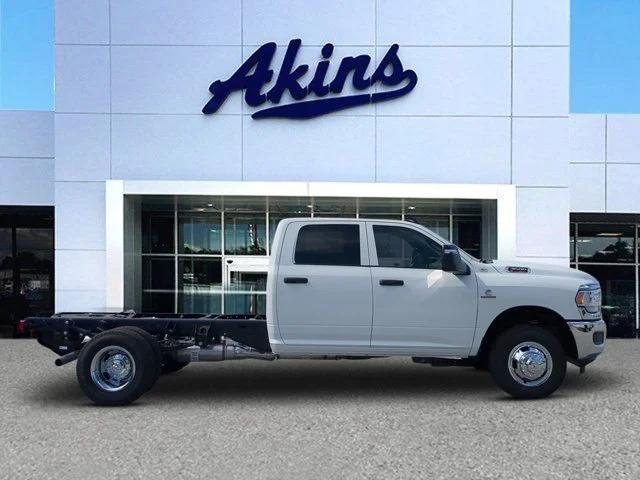 2024 RAM Ram 3500 Chassis Cab RAM 3500 TRADESMAN CREW CAB CHASSIS 4X2 60 CA