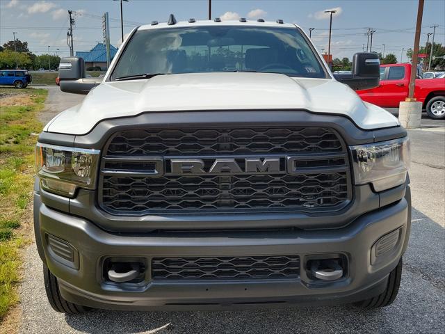 2024 RAM Ram 5500 Chassis Cab RAM 5500 TRADESMAN CHASSIS CREW CAB 4X4 84 CA