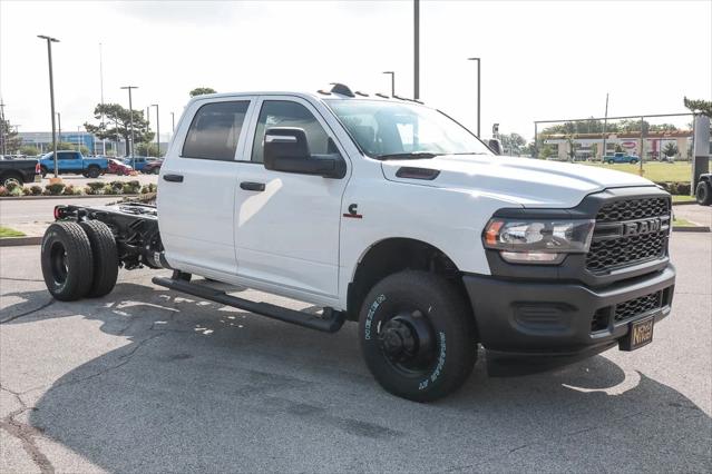 2024 RAM Ram 3500 Chassis Cab RAM 3500 TRADESMAN CREW CAB CHASSIS 4X4 60 CA