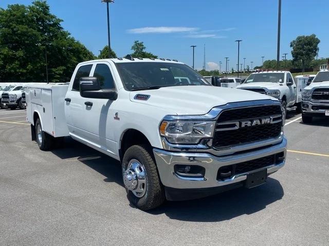 2024 RAM Ram 3500 Chassis Cab RAM 3500 TRADESMAN CREW CAB CHASSIS 4X4 60 CA