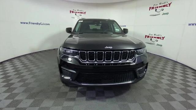 2024 Jeep Grand Cherokee GRAND CHEROKEE LAREDO 4X4