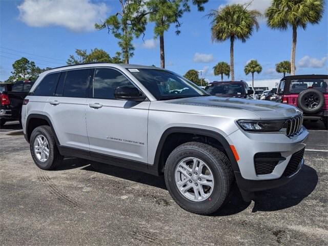 2024 Jeep Grand Cherokee GRAND CHEROKEE LAREDO 4X4