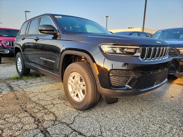 2024 Jeep Grand Cherokee GRAND CHEROKEE LAREDO 4X4