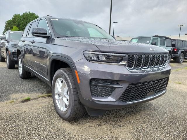 2024 Jeep Grand Cherokee GRAND CHEROKEE LAREDO X 4X4