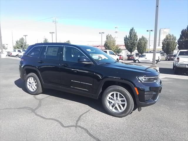 2024 Jeep Grand Cherokee GRAND CHEROKEE LAREDO X 4X4