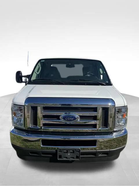 2025 Ford E-450 Cutaway Base
