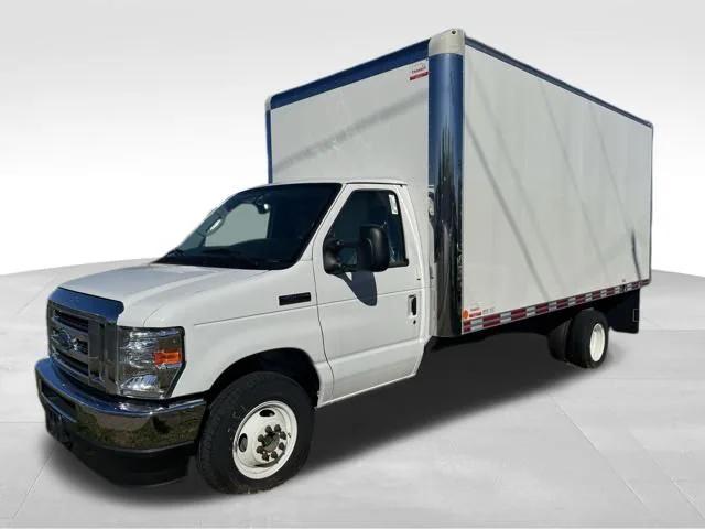 2025 Ford E-450 Cutaway Base