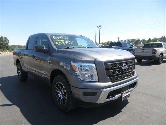 2023 Nissan TITAN Crew Cab SV 4x4