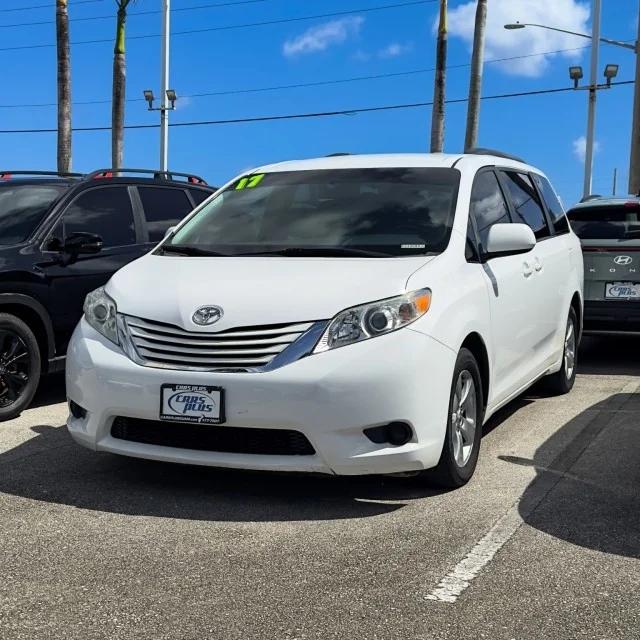 2017 Toyota Sienna LE 7 Passenger