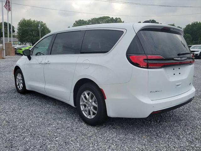 2024 Chrysler Pacifica PACIFICA TOURING L