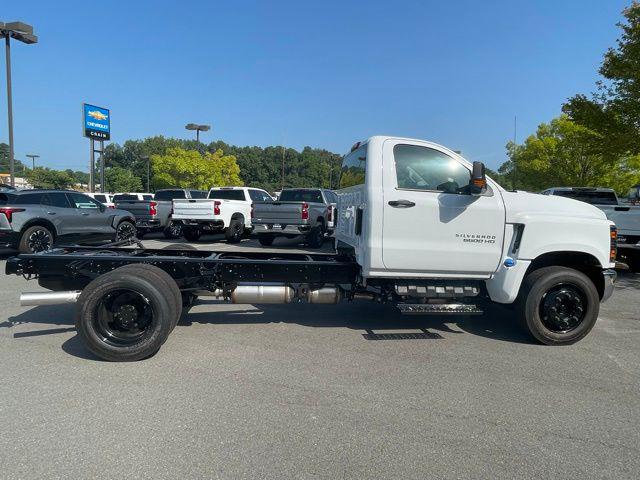 2024 Chevrolet Silverado 6500HD 1WT