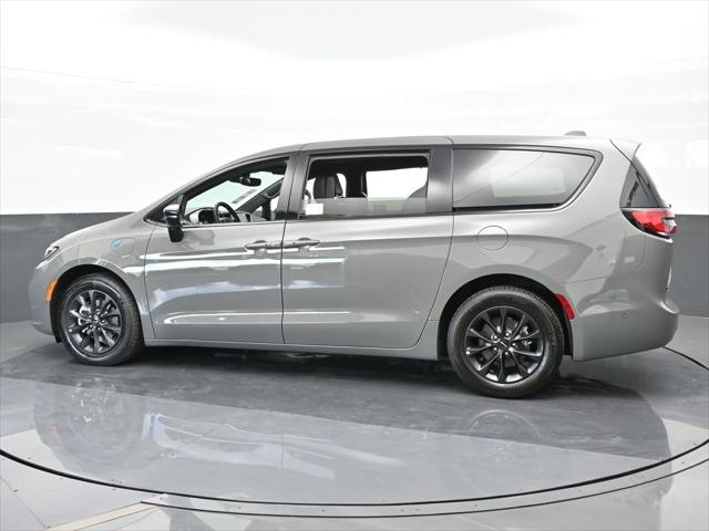 2024 Chrysler Pacifica Hybrid PACIFICA PLUG-IN HYBRID S APPEARANCE