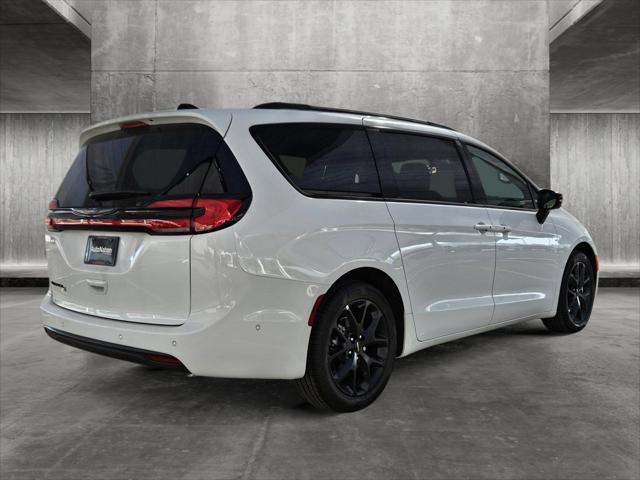 2024 Chrysler Pacifica PACIFICA TOURING L