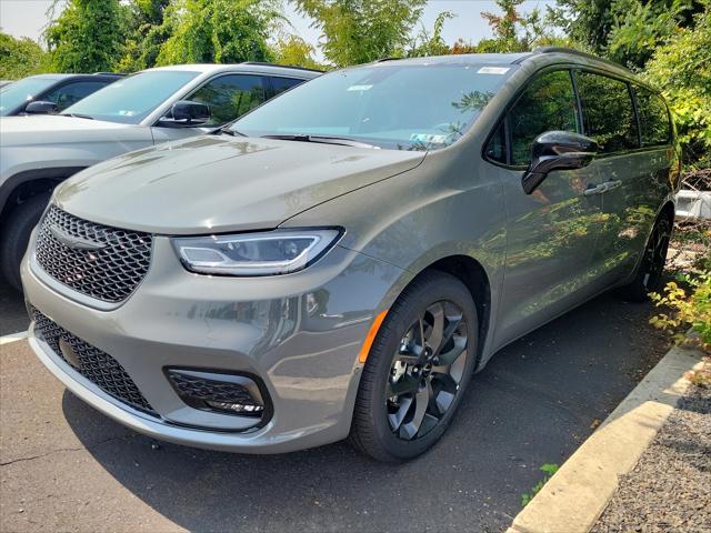 2024 Chrysler Pacifica PACIFICA TOURING L