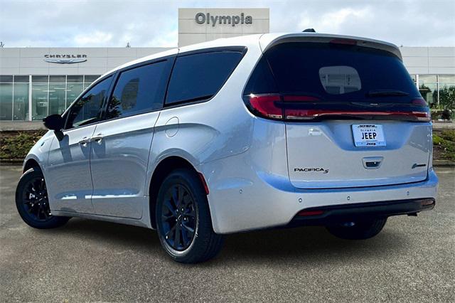 2024 Chrysler Pacifica Hybrid PACIFICA PLUG-IN HYBRID S APPEARANCE