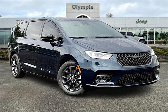 2024 Chrysler Pacifica Hybrid PACIFICA PLUG-IN HYBRID S APPEARANCE